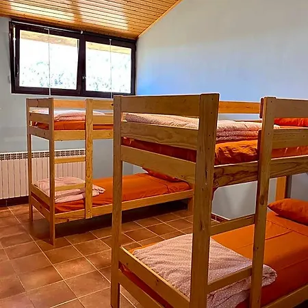 Hostel De *