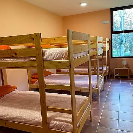 Hostel De *